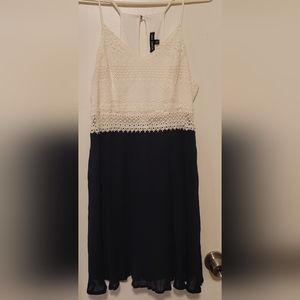 49 NWOT White & Navy Blue Dress L